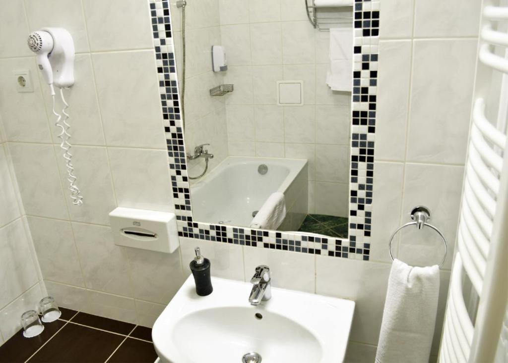 Liza Aqua & Conference Hotel Lajosmizse Dış mekan fotoğraf